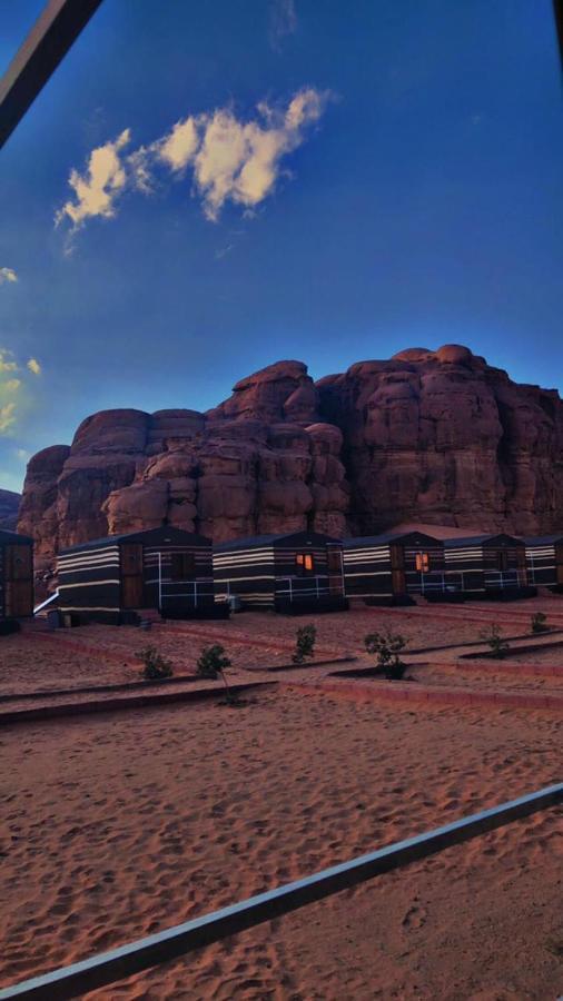 Oryx Camp Hotel วาดิรัม ภายนอก รูปภาพ